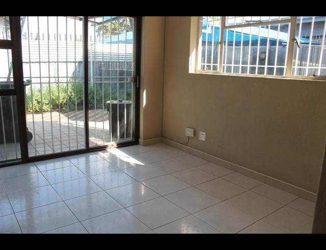 4 BEDROOM HOUSE FOR SALE IN KENSINGTON